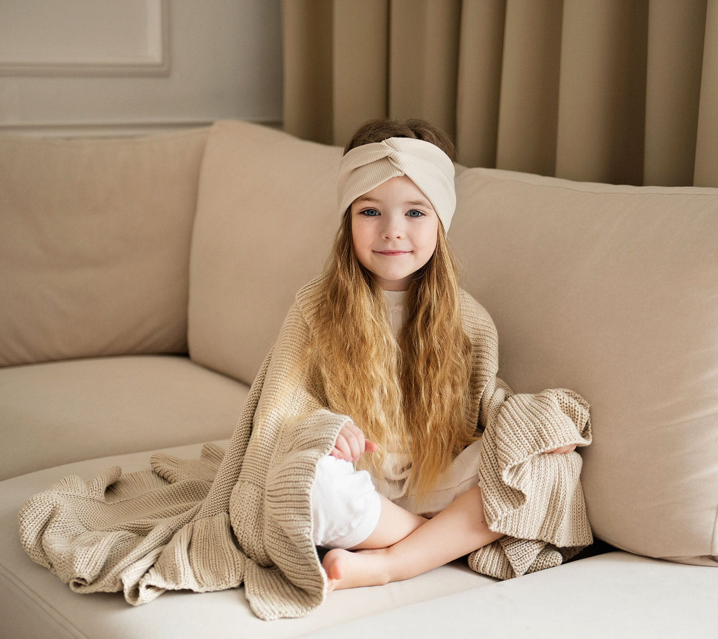 Soft bamboo baby blanket with a frill - Beige