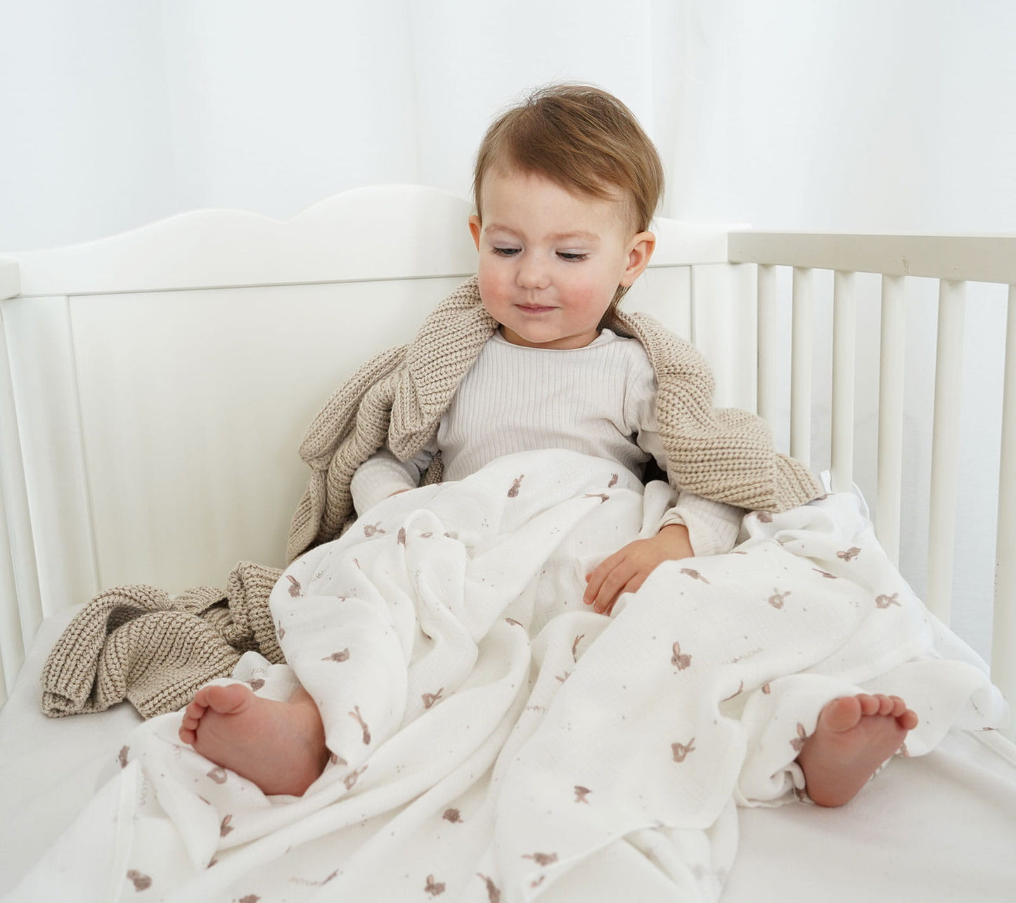 Soft bamboo baby blanket with a frill - Beige