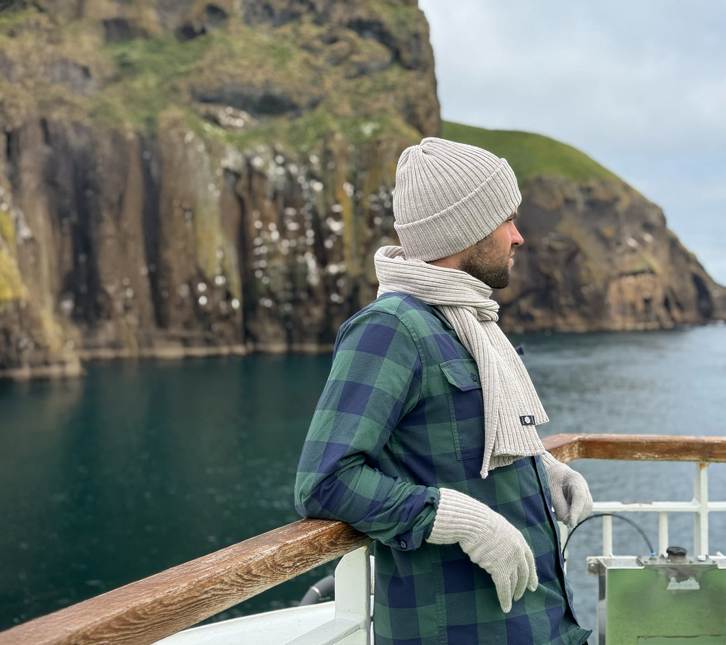100% Merino Wool Hat, Unisex (2 colours)