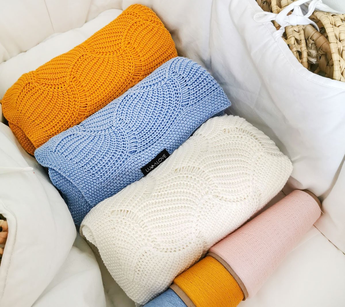 Cellular bamboo baby blanket - Blue - Seashell Blanket Lullalove UK