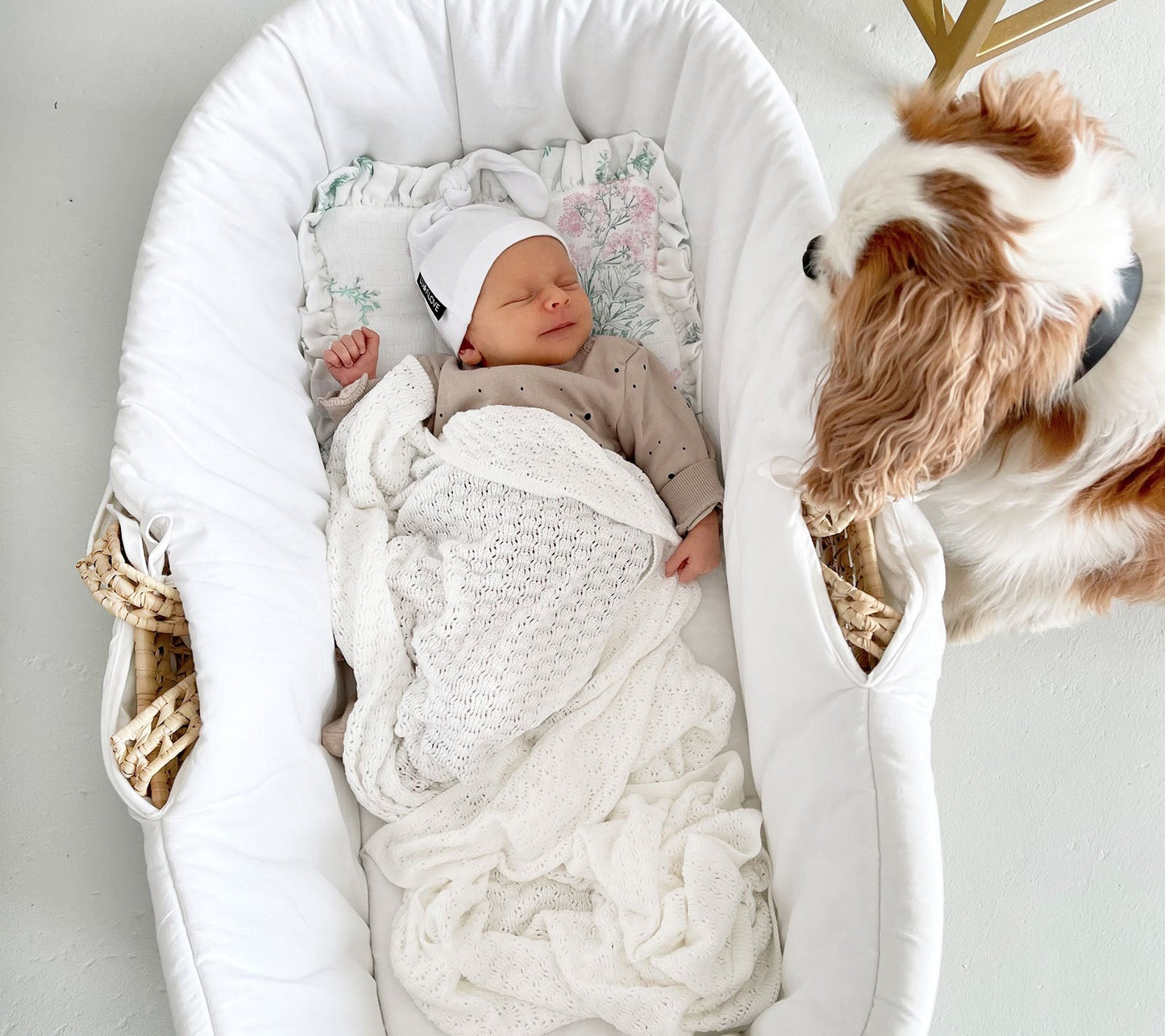 Light cellular bamboo baby blanket - Coconut Blanket Lullalove UK