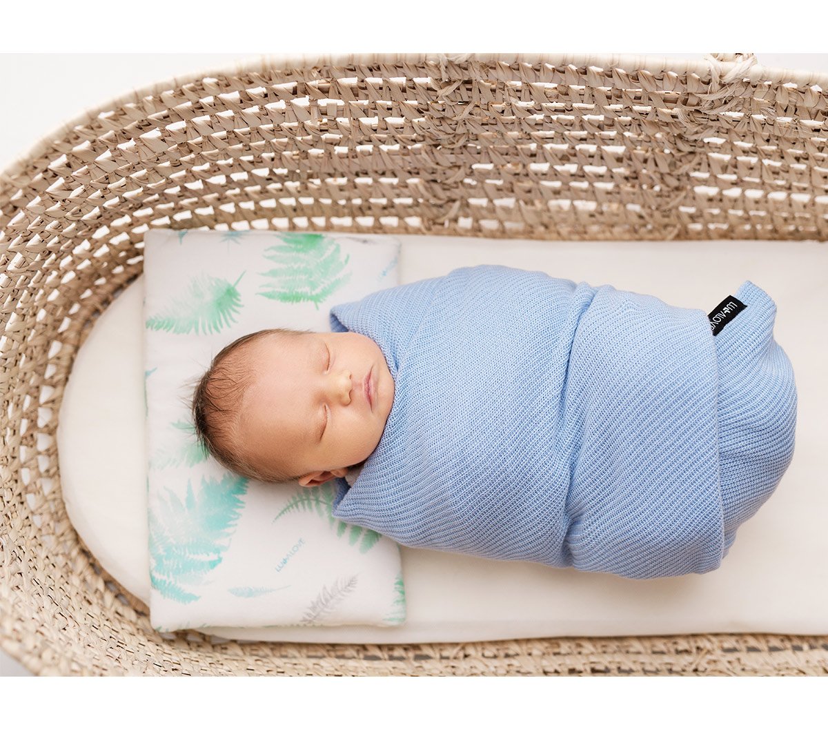 Light knitted bamboo swaddle blanket - Blue Swaddle blanket Lullalove UK
