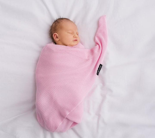 Light knitted bamboo swaddle blanket - Pink - Lullalove UK