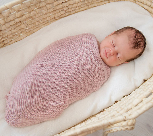 Light knitted bamboo swaddle blanket - Powder pink Swaddle blanket Lullalove UK 