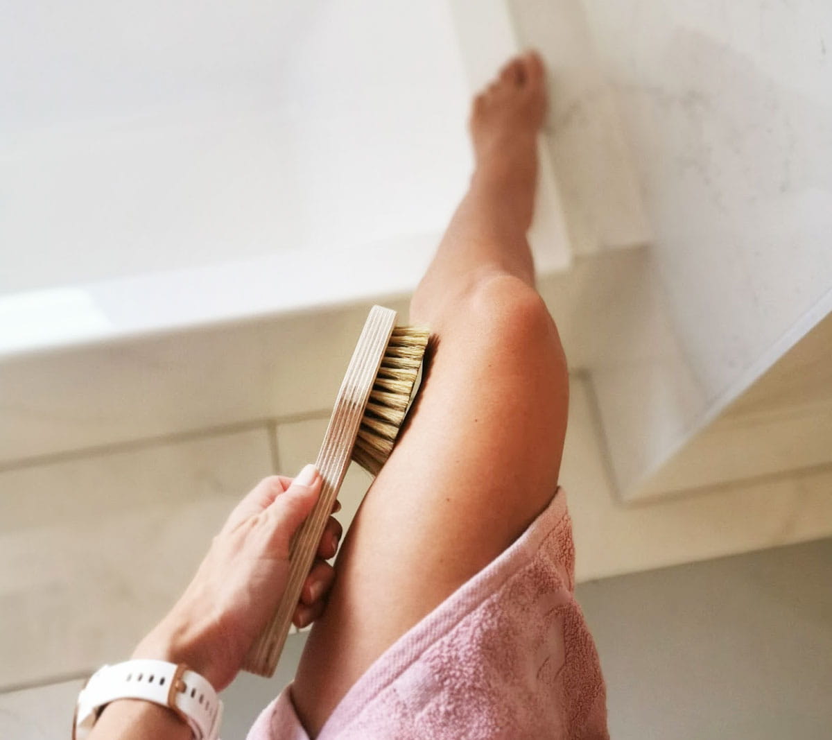 Massage body brush with handle - medium hardness Brush Lullalove UK