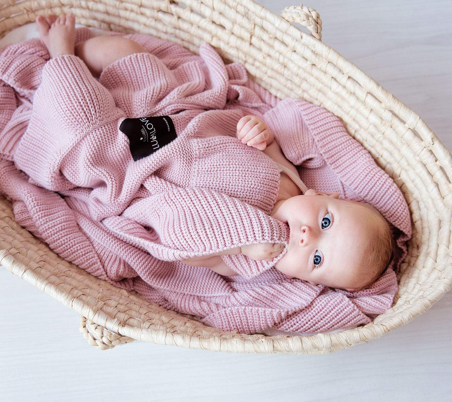 Soft bamboo baby blanket with a frill - Powder pink Blanket Lullalove UK