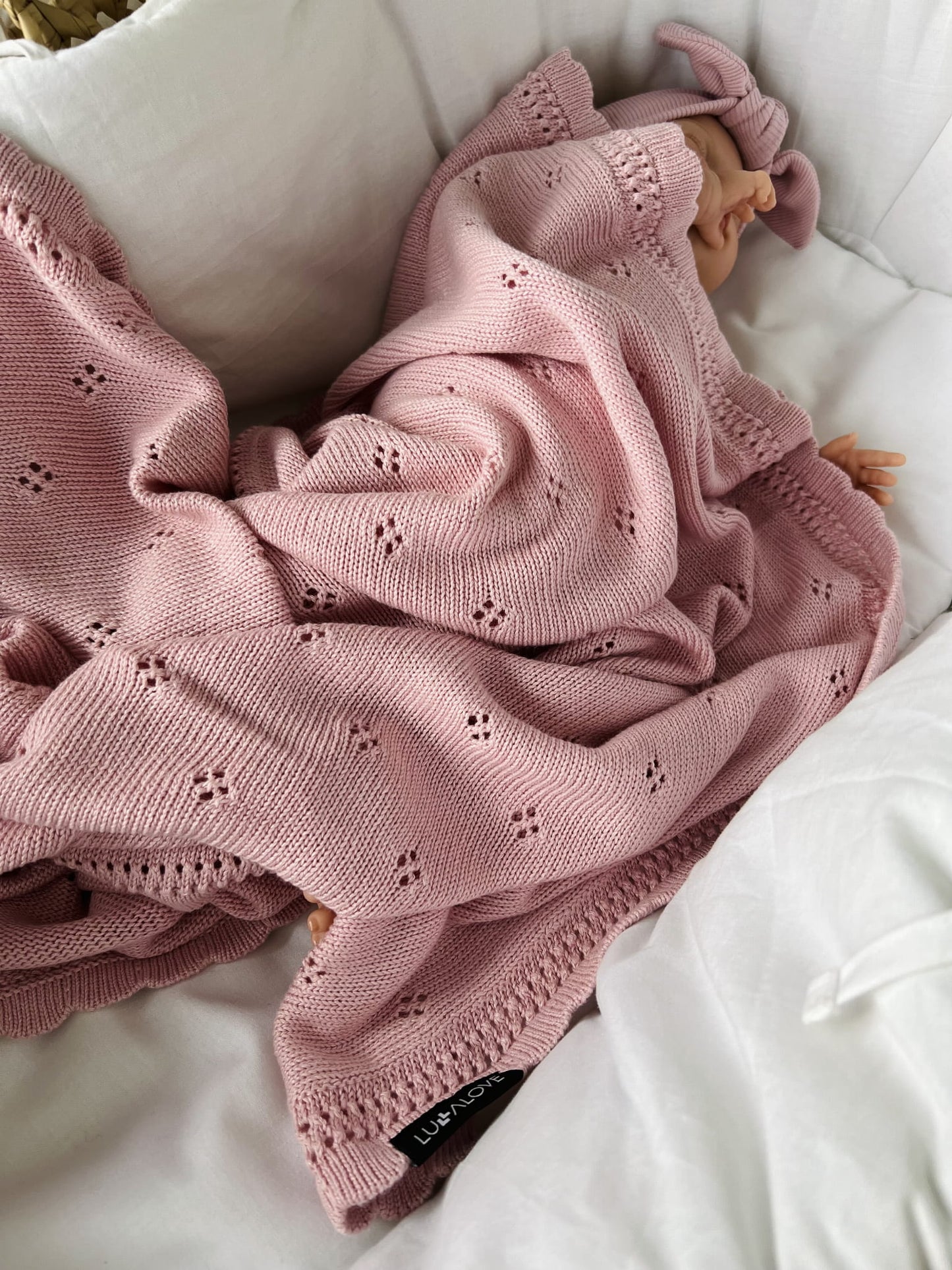 Soft cellular bamboo baby blanket - Powder Pink - Daisy Blanket Lullalove UK 