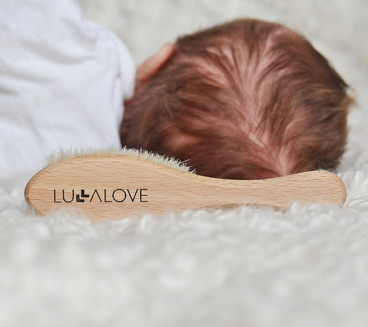 Baby hairbrush for cradle cap treatment