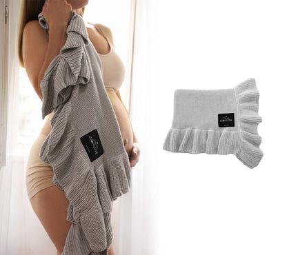 Soft bamboo baby blanket with a frill - Grey