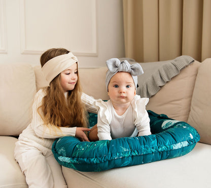 Soft bamboo baby blanket with a frill - Grey