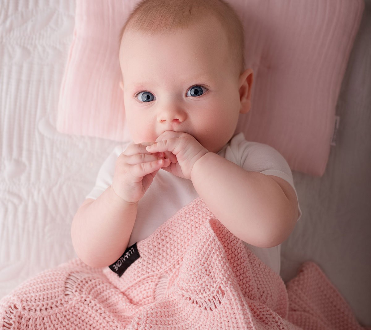Cellular bamboo baby blanket - Rose quartz - Seashell Blanket Lullalove UK 