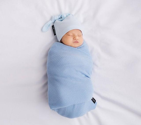 Light knitted bamboo swaddle blanket - Blue - Lullalove UK