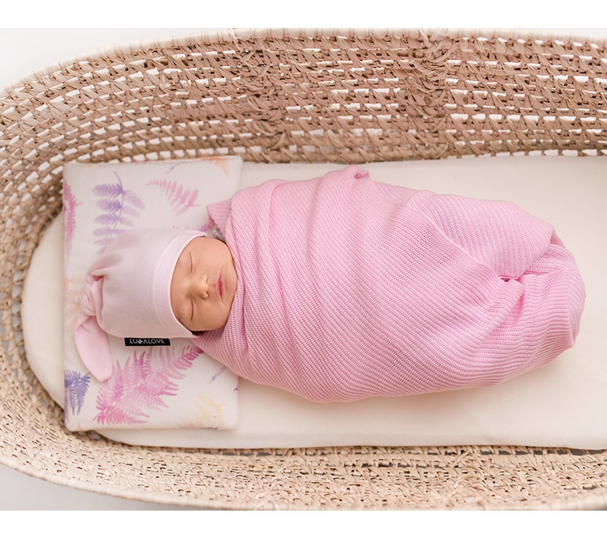 Light knitted bamboo swaddle blanket - Pink Swaddle blanket Lullalove UK 