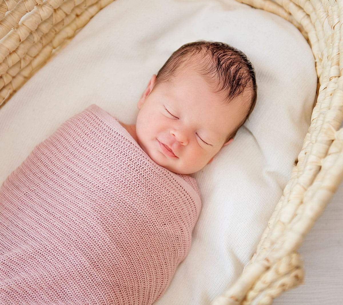Light knitted bamboo swaddle blanket - Powder pink Swaddle blanket Lullalove UK 