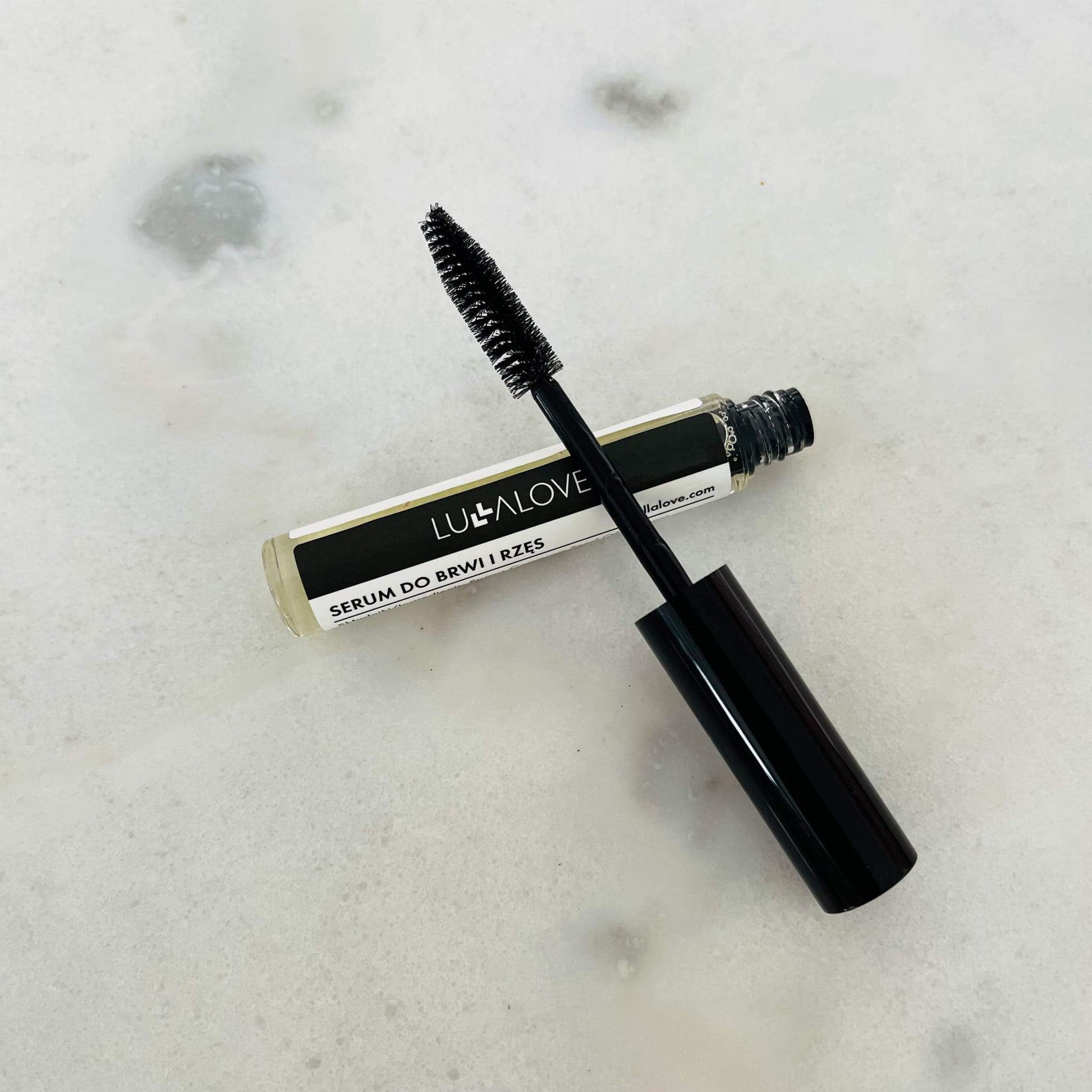 Natural eyebrow and eyelash serum Cosmetics Lullalove UK 