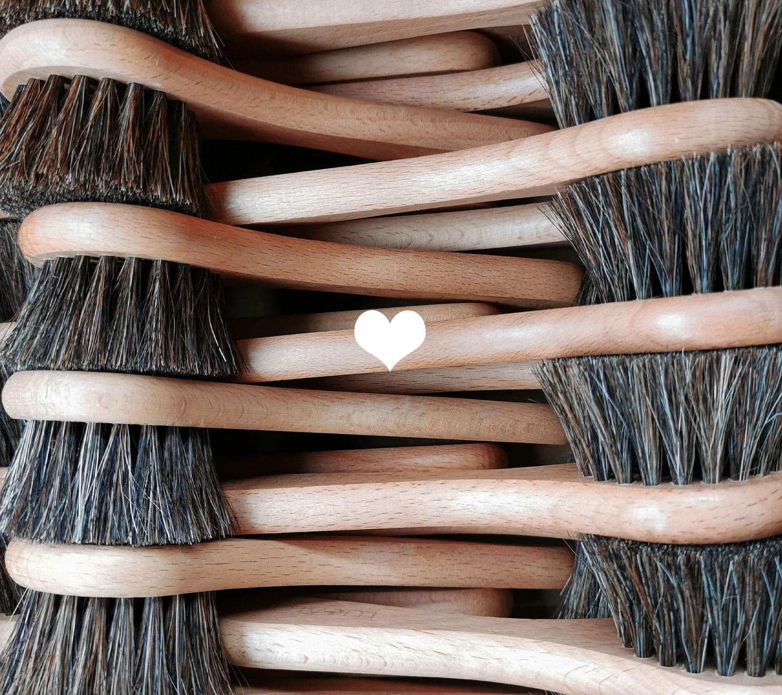 Professional face and neck brush - natural bristle Brush Lullalove 