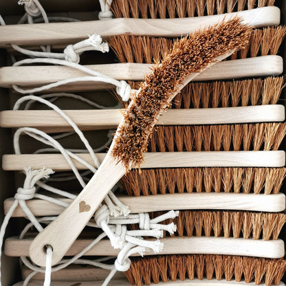 Sharp coconut body brush with a handle Brush Lullalove 