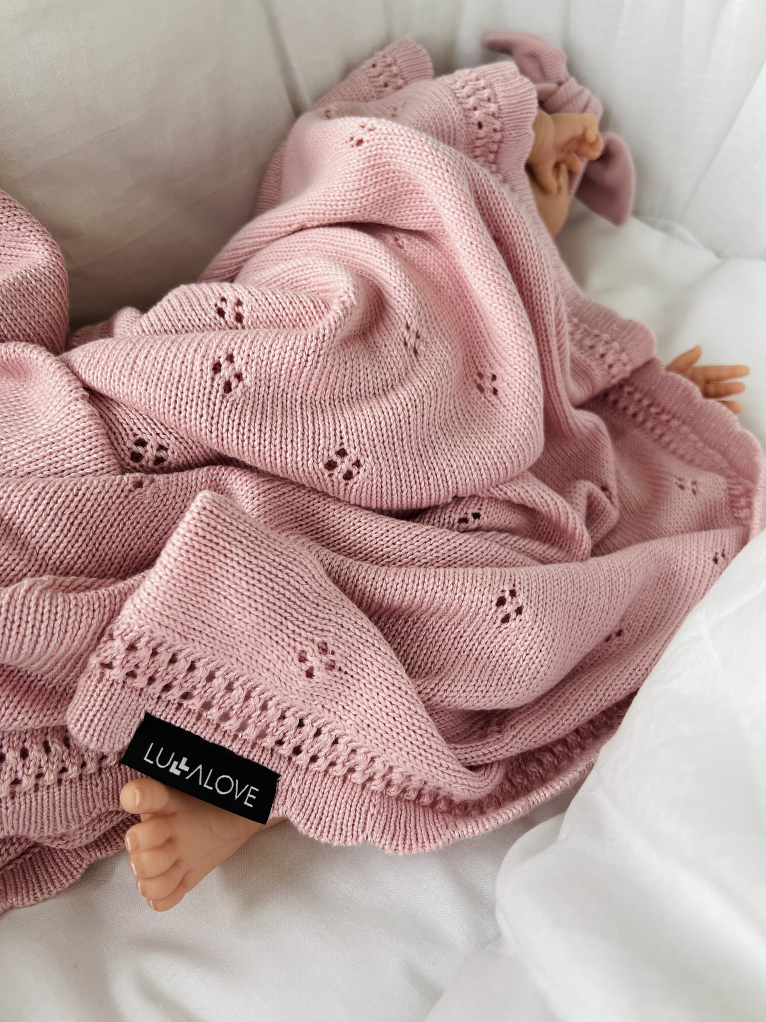 Soft cellular bamboo baby blanket - Powder Pink - Daisy Blanket Lullalove UK 
